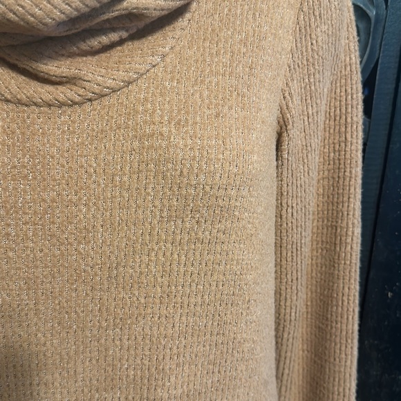 Susan Graver Weekend Textured Knit Crossover Hem Cowl Neck Sweater Tunic Top. - Picture 4 of 8